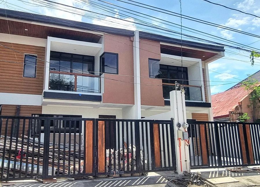 RFO Two Storey Duplex House For Sale with 4 Bedrooms in BF Resort ...