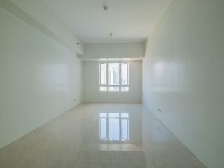 【Price Dropped】Rare 26.4sqm Studio with Stunning Pool View & Breathtaking Roof Deck Panorama! Newly Renovated at The Beacon Makati — The Beacon Makati