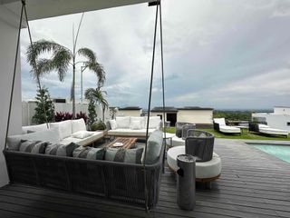 4 Bedrooms fully furnished Villa For Sale / Rent inside Clark Freeport Zone