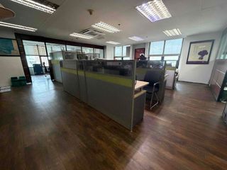 For Rent Spacious Commercial Office Space in Prime Area in Binondo Manila World Trade Exchange Building