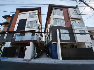 For Sale 4 Storey Modern Townhouse in Hagdang Bato Itaas, Mandaluyong City. KSA
