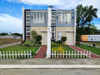 2M- FOR SALE INNER UNIT TOWNHOUSE w/ 2 BEDROOMS, LOCATED IN QUILO QUILO PADRE BATANGAS