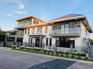South Forbes Phuket Mansion HOUSE FOR SALE