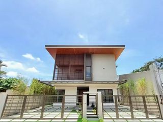 FOR SALE: Brand New Luxury House with Swimming Pool in BF Homes Las Piñas