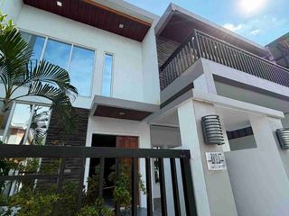 4 BEDROOMS SEMI FURNISHED HOUSE FOR RENT!