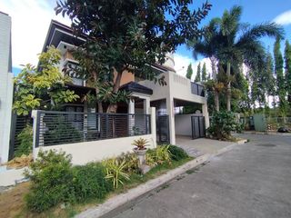 Three Storey House and Lot FOR SALE at Brentville International Mamplasan Biñan Laguna