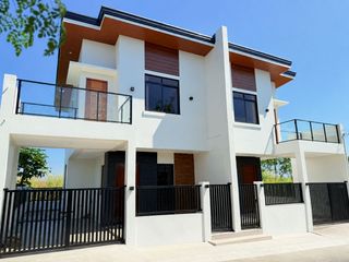 Sta. Rosa Heights Towhouse for sale in Silang Cavite