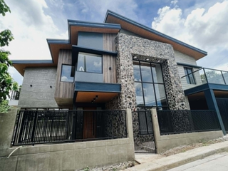 4-Bedroom Fully Furnished Modern Family Home in Antipolo *Valley View