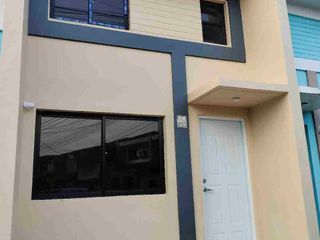 35sqm 2 Bedrooms Up & Down Townhouse near NLEX, Marquee Mall & Clark Airport Pampanga