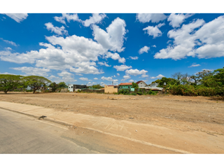 Build - to - suite Spacious Lot for Warehouse