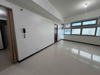 For Rent 2 Bedrooms @ Cityplace, Binondo 
Beside Lucky Chinatown Mall 
74.5sqm 
Master room w/ own T&B
Common T&B 
Maid’s room w/ own T&B 
w/ rangehood