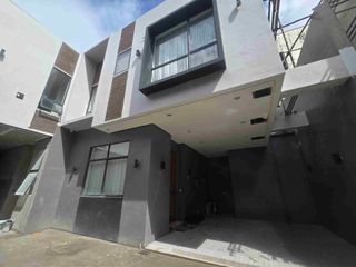 2 storey townhouse near Rockwell town plaza