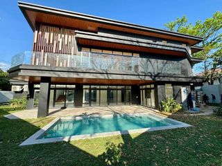 Corner House and lot with Pool For Rent Ayala Alabang Munitnlupa