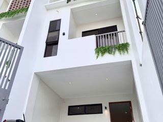 3 Storey Townhouse in Sucat