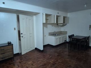 Big 1BR Condo for Rent in Makati Rockwell Poblacion Century City