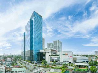 Commercial lots in Circuit Makati