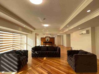 FOUR BEDROOM PENTHOUSE UNIT FOR LEASE IN MAKATI