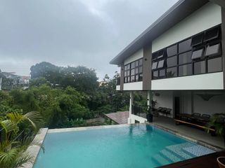 6-Bedroom House & Lot with Swimming Pool for Sale in Tagaytay City-MC
