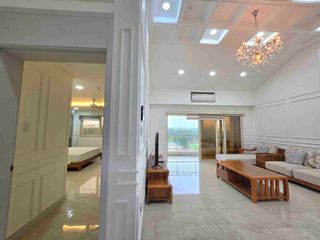 Penthouse 3BR condo on Rush Sale