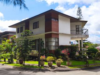 Corner Lot House for Sale in Bloomfields Subdivision Tagaytay