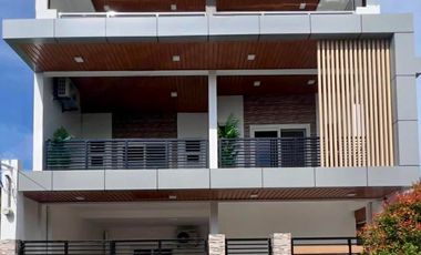 FOR SALE MODERN THREE STOREY HOUSE WITH ROOF DECK IN ANGELES CITY NEAR KOREAN TOWN AND CLARK