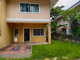 LAHUG CEBU 109sqm Duplex House with 2-Carport for sale