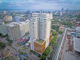 FULLY FURNISHED CONDOMINIUM FOR SALE IN IT PARK