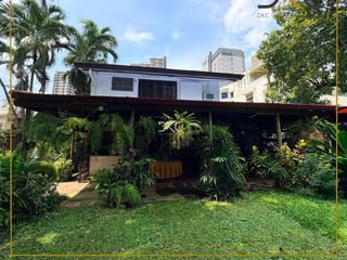 FOR SALE: Prime Commercial Lot with Existing House 📍 Near Cebu Doctors' University Hospital, Cebu City