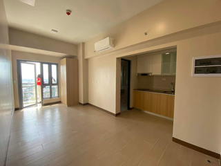Semi-Furnished Studio Unit FOR LEASE in 18 Avenue de Triomphe, Arcovia City, Pasig City