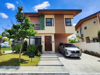 5BR Single Detached House & Lot in Lipa City