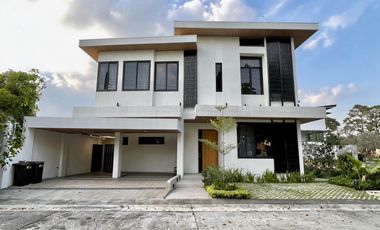 BRAND NEW FILIPINO INSIRED-MODERN SERENE CONTEMPORARY ESTATE IN THE HEART OF ANGELES CITY