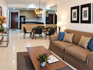 Cozy Fully Furnished 2BR with Parking at the Royalton