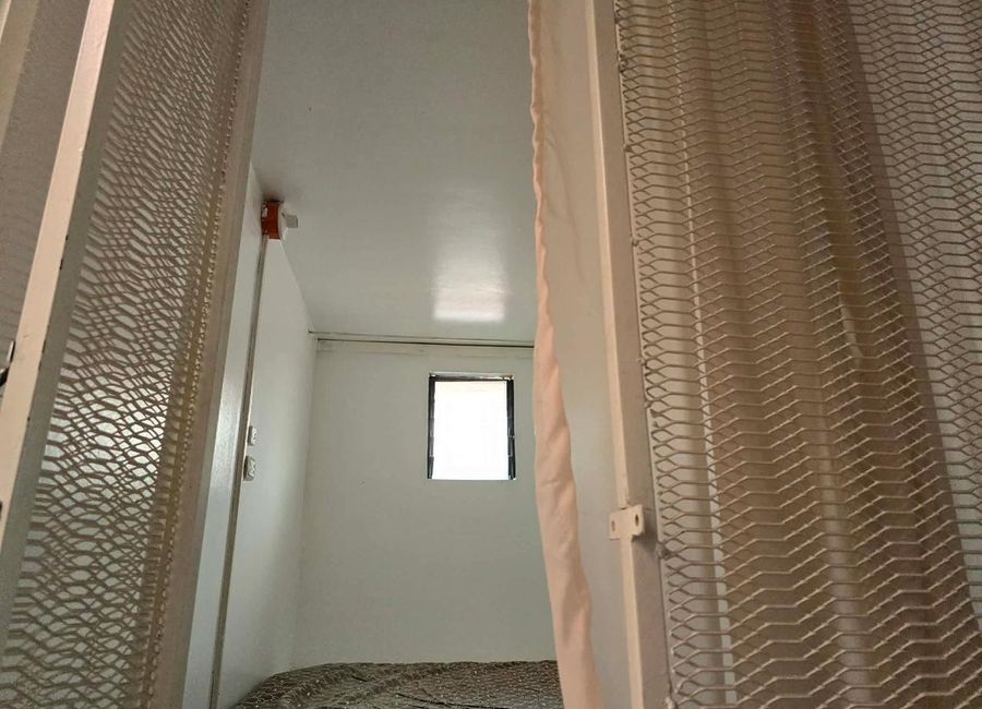 FOR SALE! Income-Generating Capsule Bedspace Building Near BGC, Pembo ...