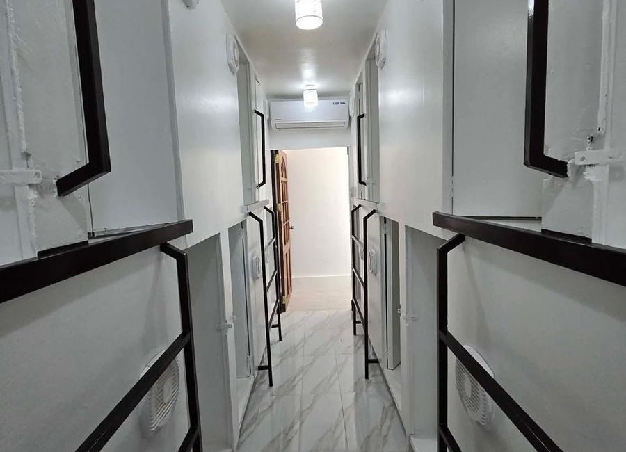 FOR SALE! Income-Generating Capsule Bedspace Building Near BGC, Pembo ...