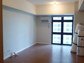 Semi-Furnished Studio for Sale/Rent at The Travertine at Portico, Oranbo, Pasig City