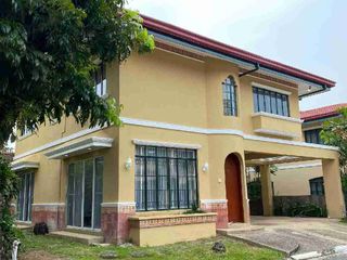 HOUSE WITH 3 BEDROOMS SEMI-FURNISHED P80K/MO.