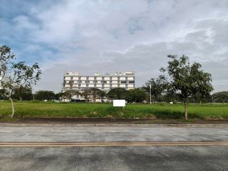 1,465 sqm Price Commercial lot in Santa Rosa Business Park