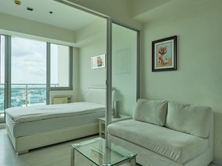 AZURE15XXRE: For Rent Fully Furnished 1BR with Balcony in Azure Urban Resort