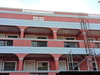 18 Door Apartment