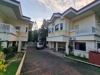 OLONGAPO CITY 6-DOOR APARTMENRT WITH SWIMMING POOL FOR SALE!