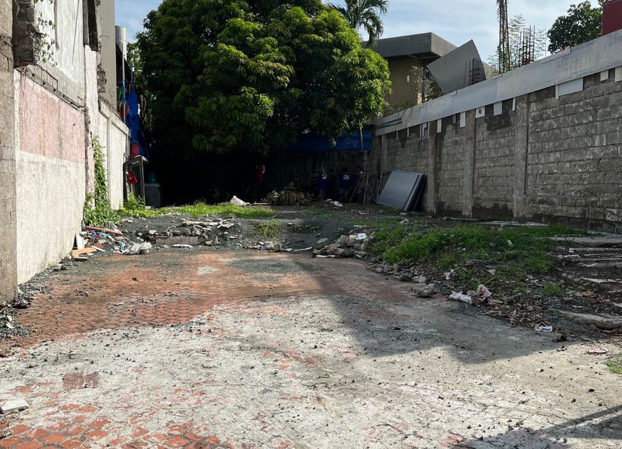Empty Lot in Molave Park, Merville Paranaque for Sale