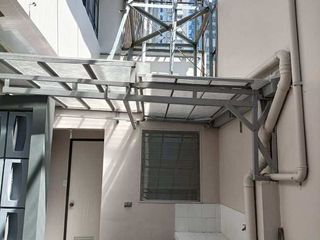 NEWLY RENOVATED APARTMENT UNIT.  HIGH CEILING and BRIGHT.   Across SM MEZZA RESIDENCES Near SM CENTERPOINT