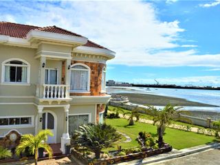 Beachfront Villa fully furnished for rent in Fonte Di Versailles Subdivision, Minglanilla, Cebu