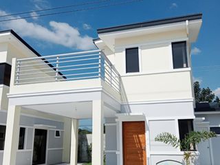 2 Bedroom House and Lot for sale in Subdivision in Floridablanca, Pamapnga