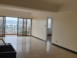3 Bedroom Unit along Roxas Blvd, Paranaque for Sale