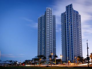 A Large One Bedroom Unit with Balcony in Bonifacio Global City (BGC) Perfect for Relaxing and Taking City View.