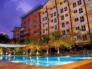 LOW DOWNPAYMENT ALERT
For Sale 1BR RFO condo at The Rochester Rent to own in a prime and accessible location near Tiendesitas Bridgetowne University of Asia and the Pacific and Ortigas Center with easy access to C-5 Road